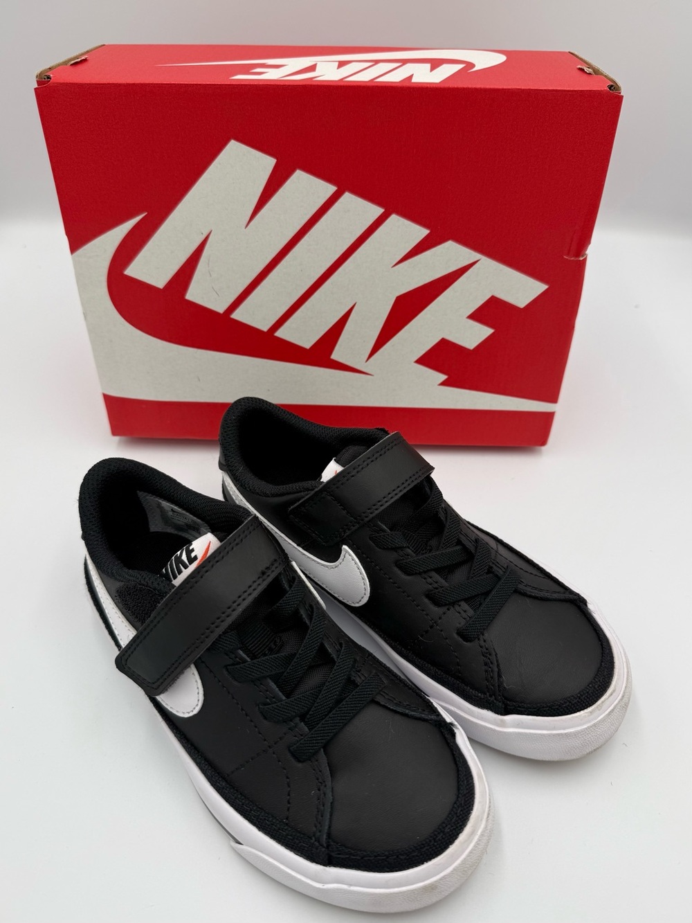Nike Kids Black & White Velcro Low-Top Sneakers